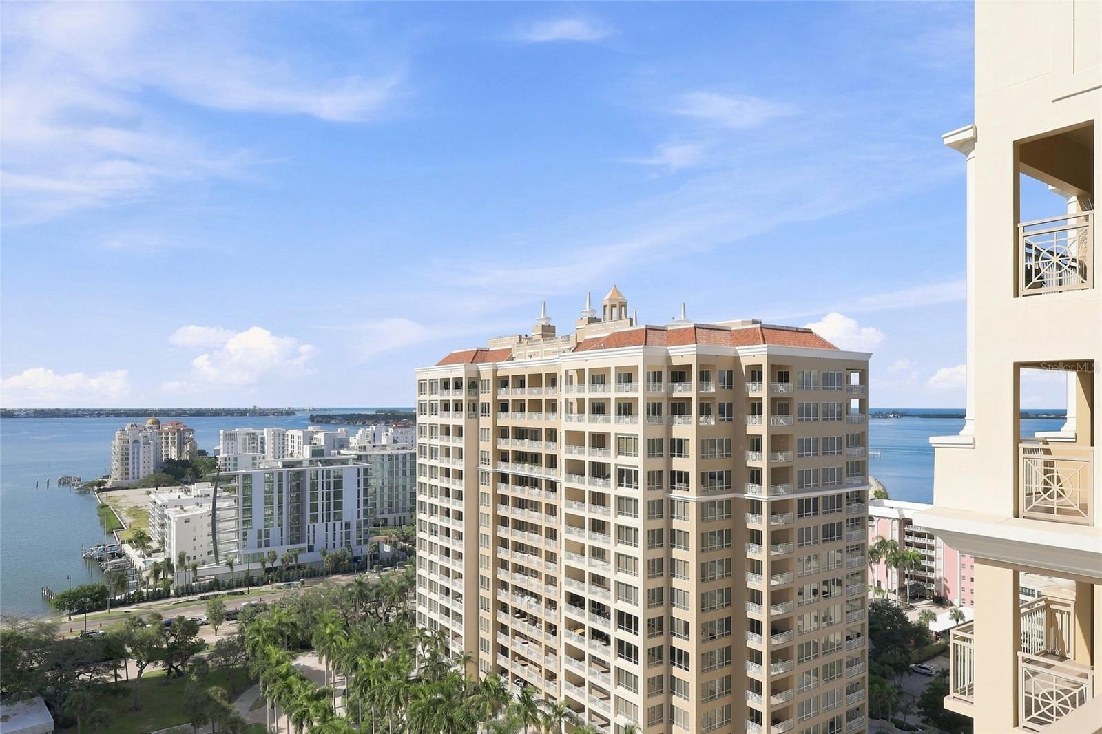 1111 RITZ CARLTON DR #1704