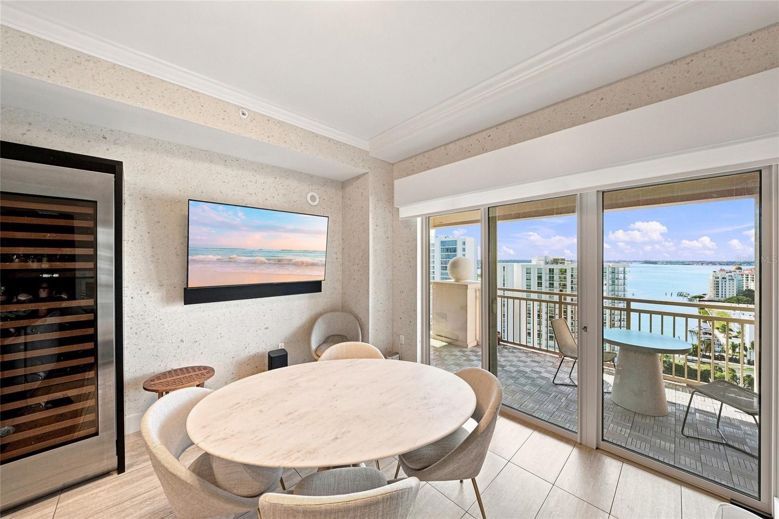 1111 RITZ CARLTON DR #1704