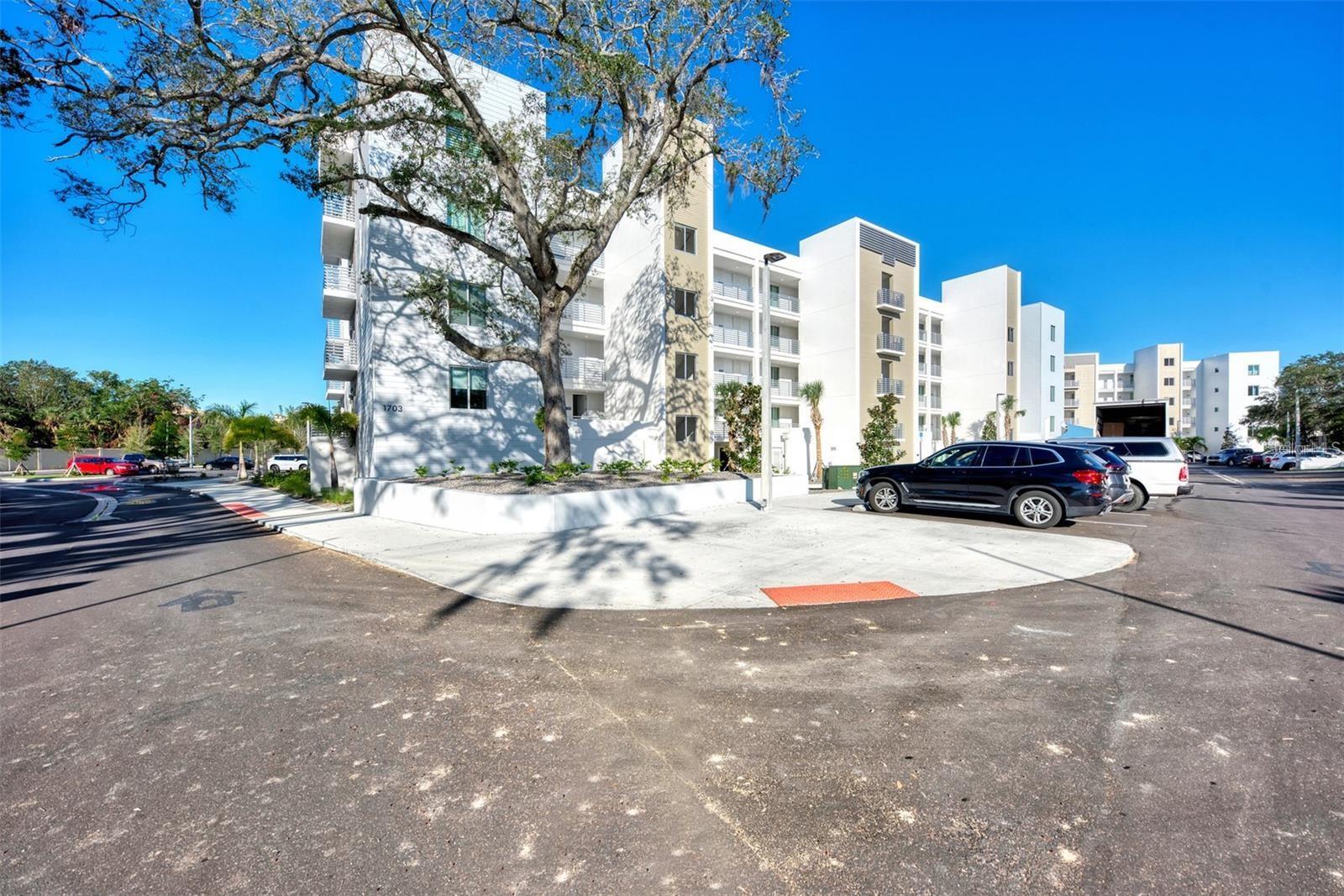1703 N TAMIAMI TRL #307