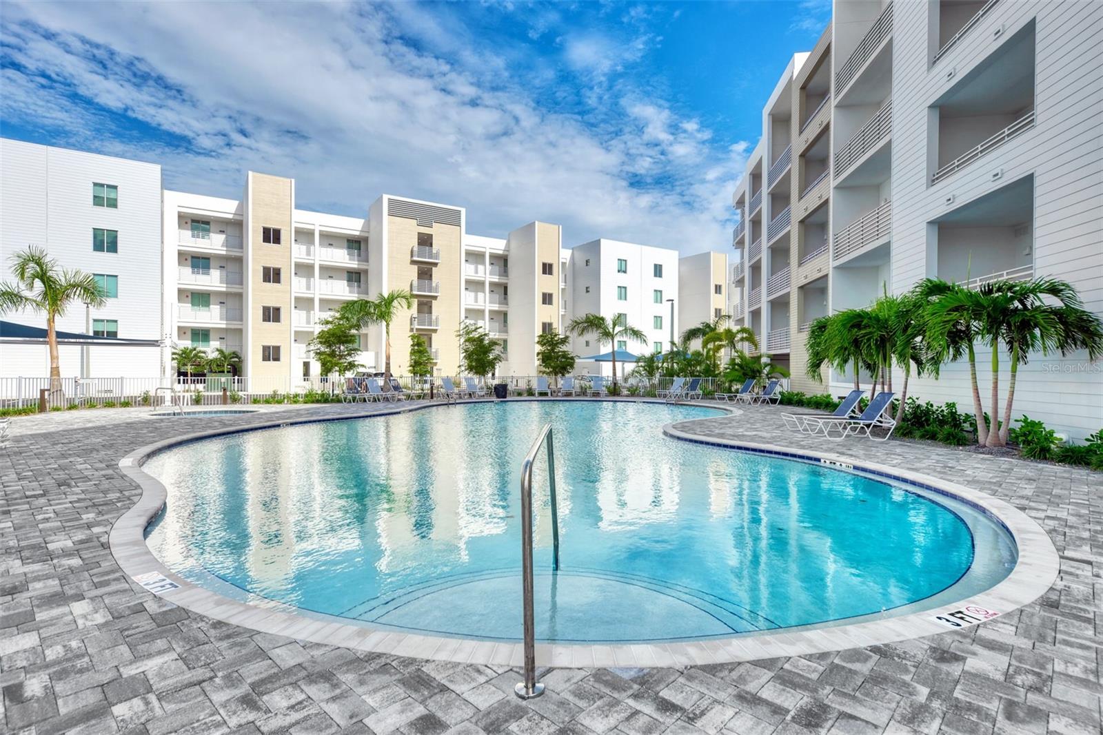 1703 N TAMIAMI TRL #307