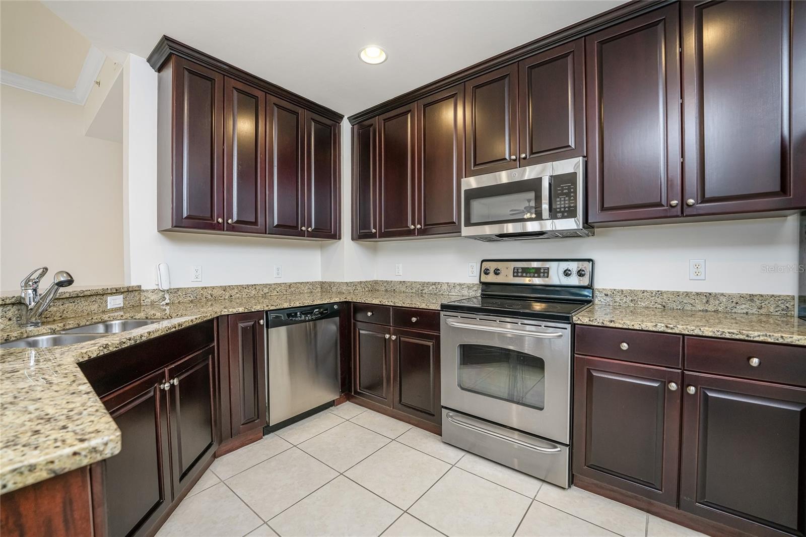 90 VIVANTE BLVD #9026