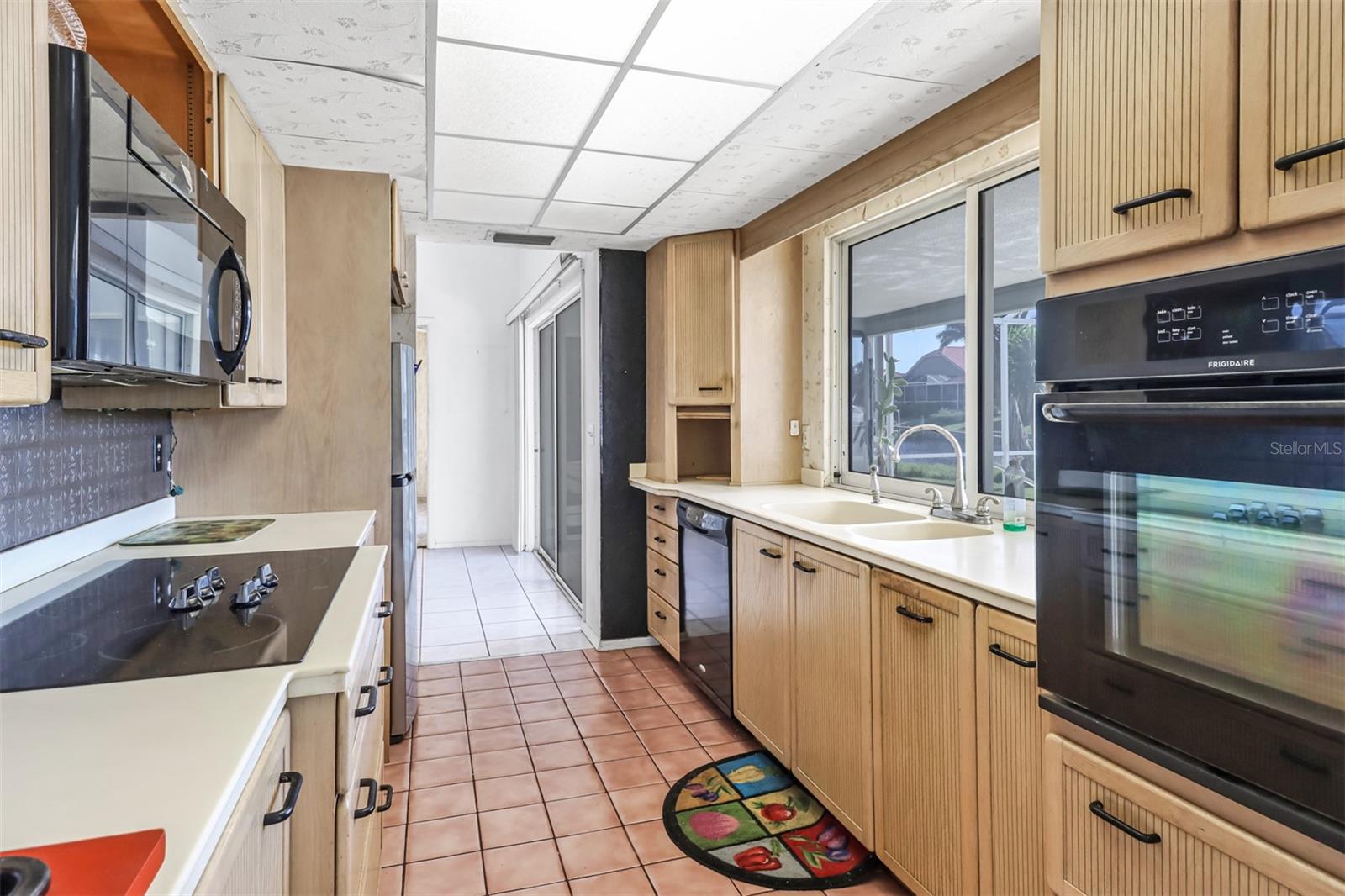 2817 CORAL WAY