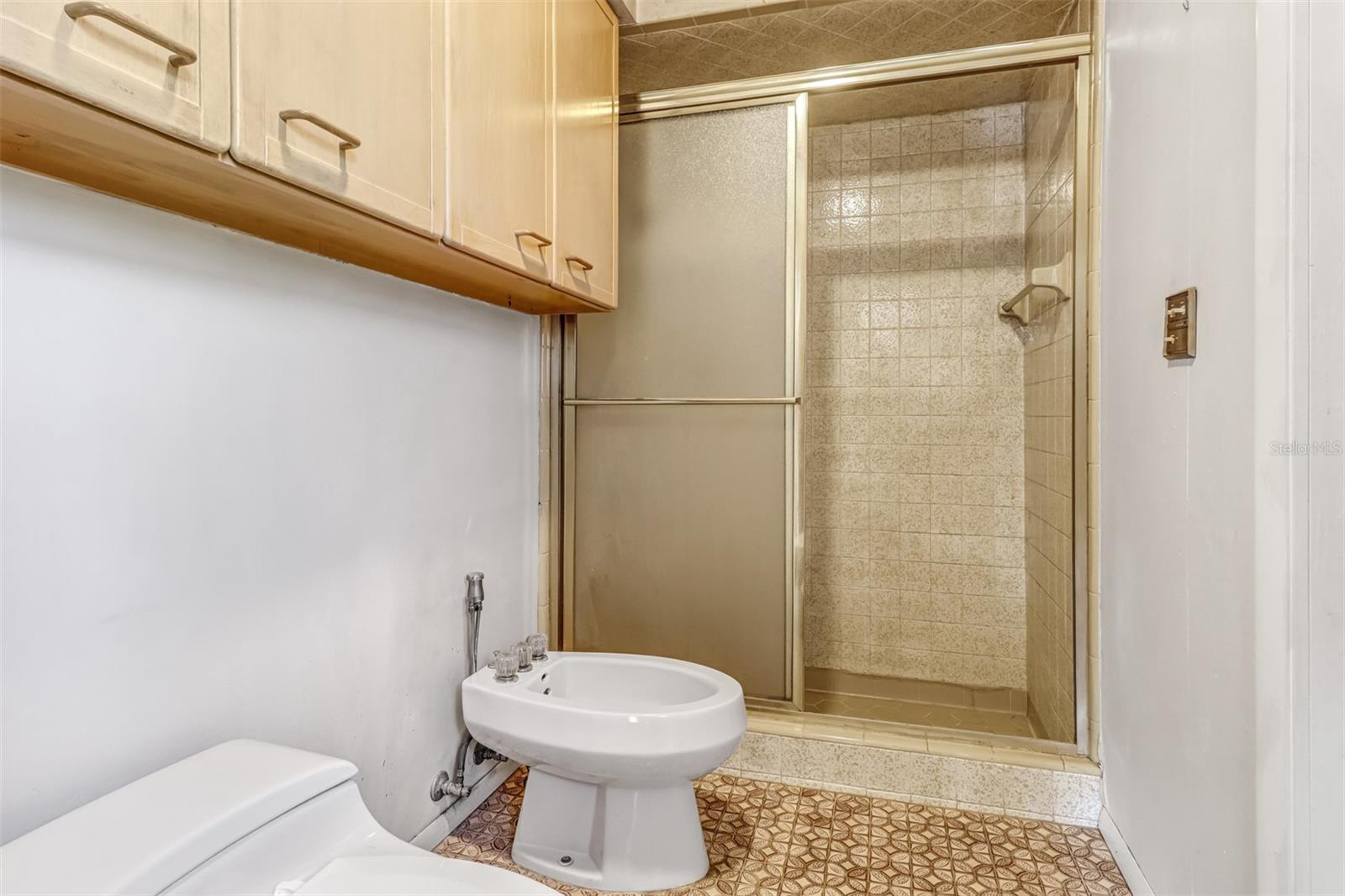 2817 CORAL WAY