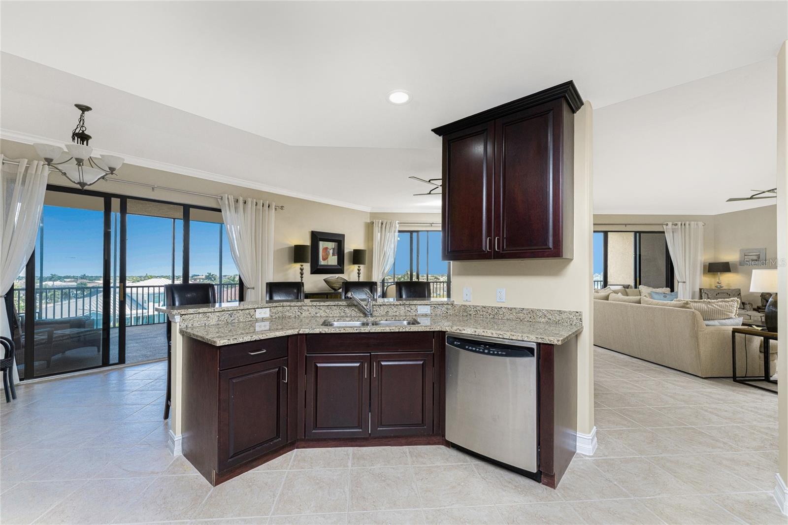 88 VIVANTE BLVD #8845/405
