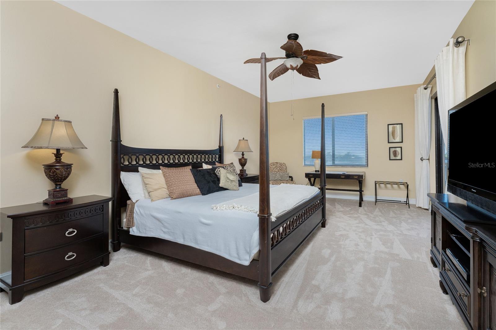 88 VIVANTE BLVD #8845/405
