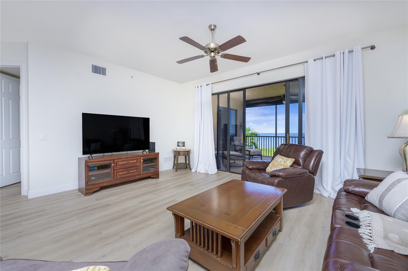 85 VIVANTE BLVD #8524