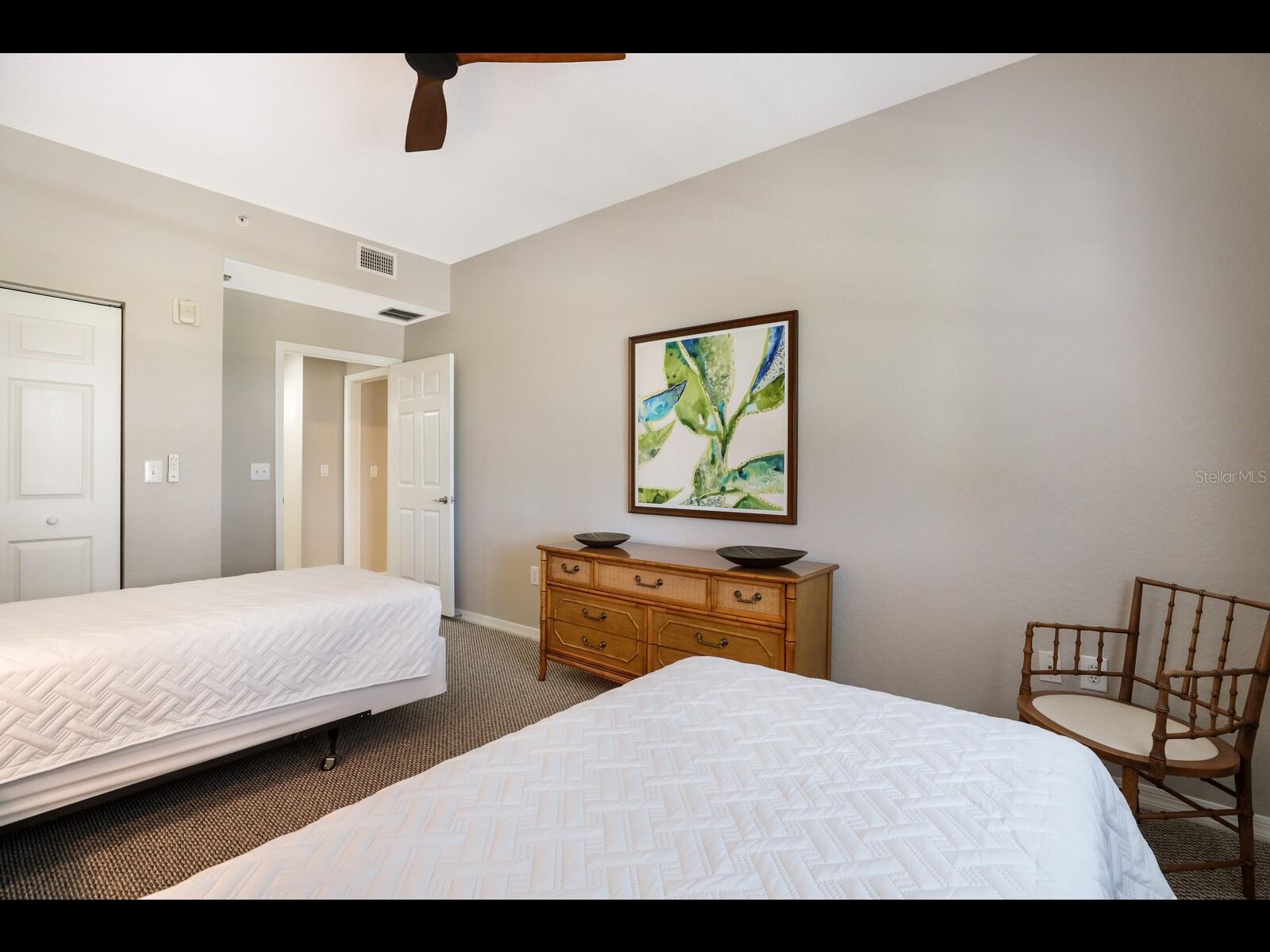 1064 N TAMIAMI TRL #1219