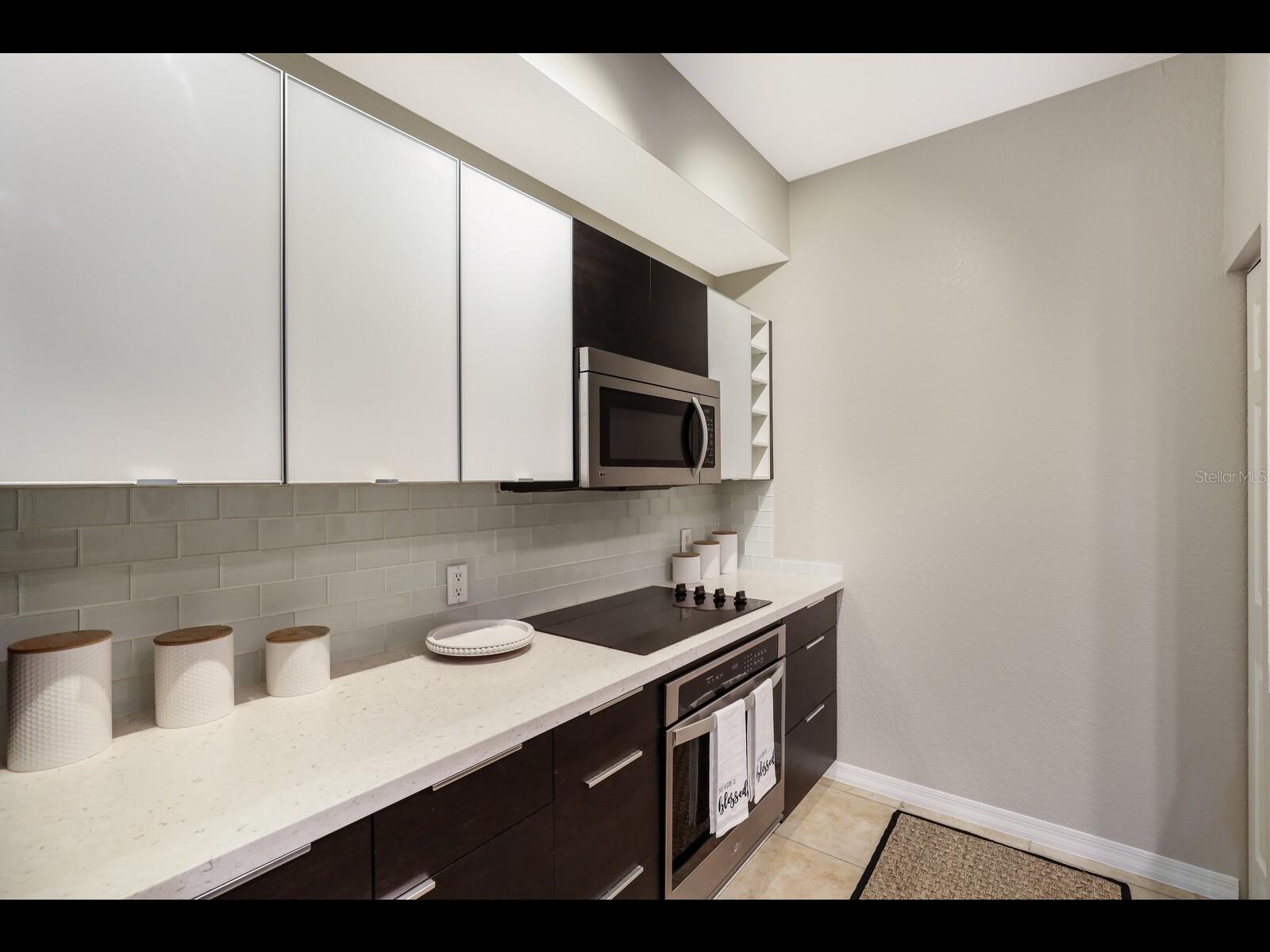 1064 N TAMIAMI TRL #1219