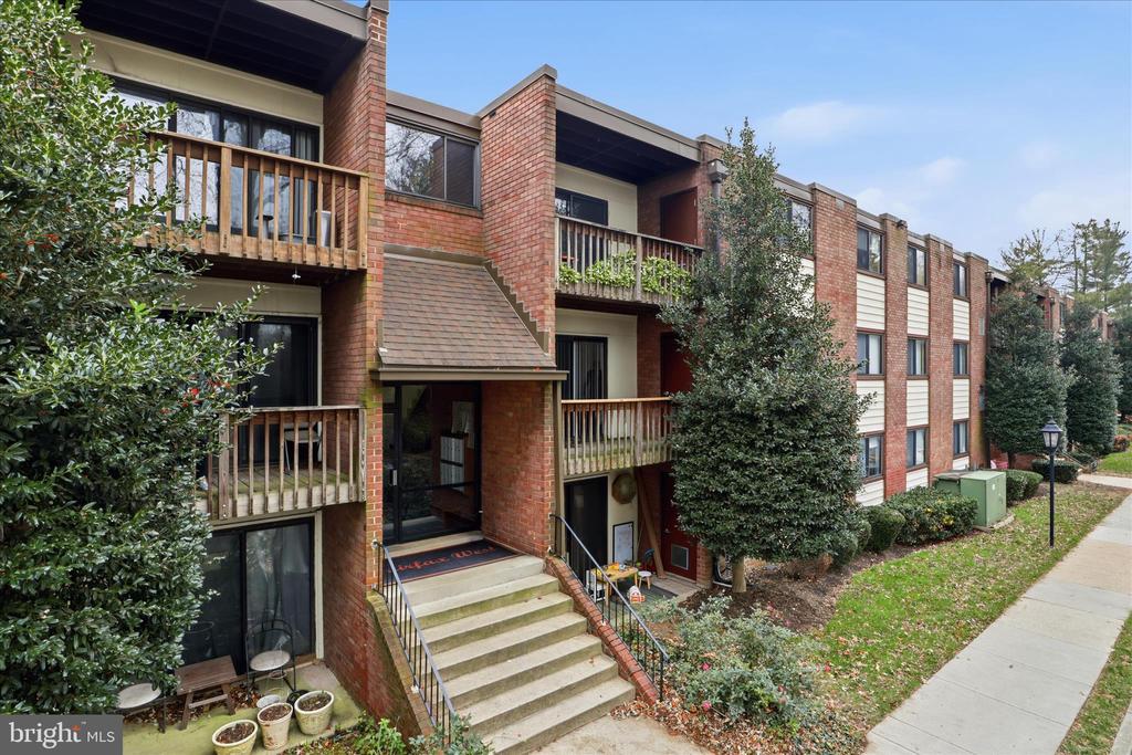 10721 WEST DRIVE 302
