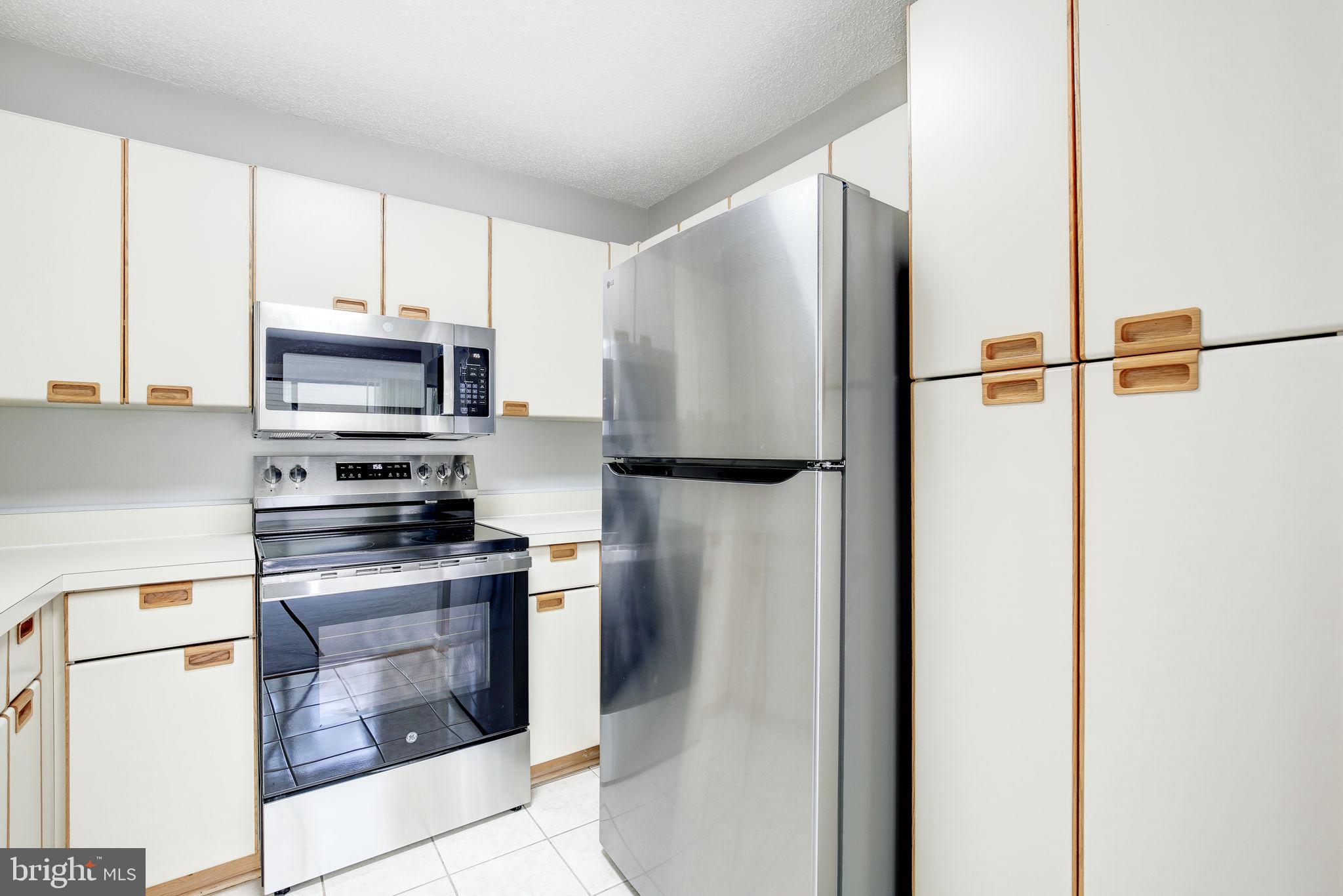 1963 VILLARIDGE DRIVE A