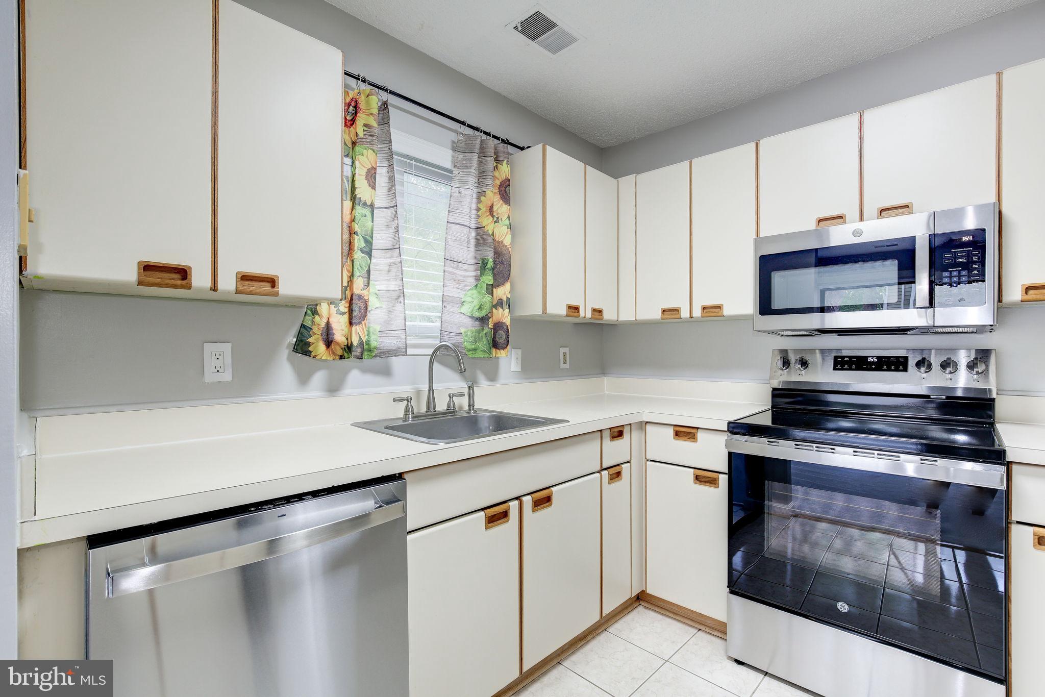 1963 VILLARIDGE DRIVE A