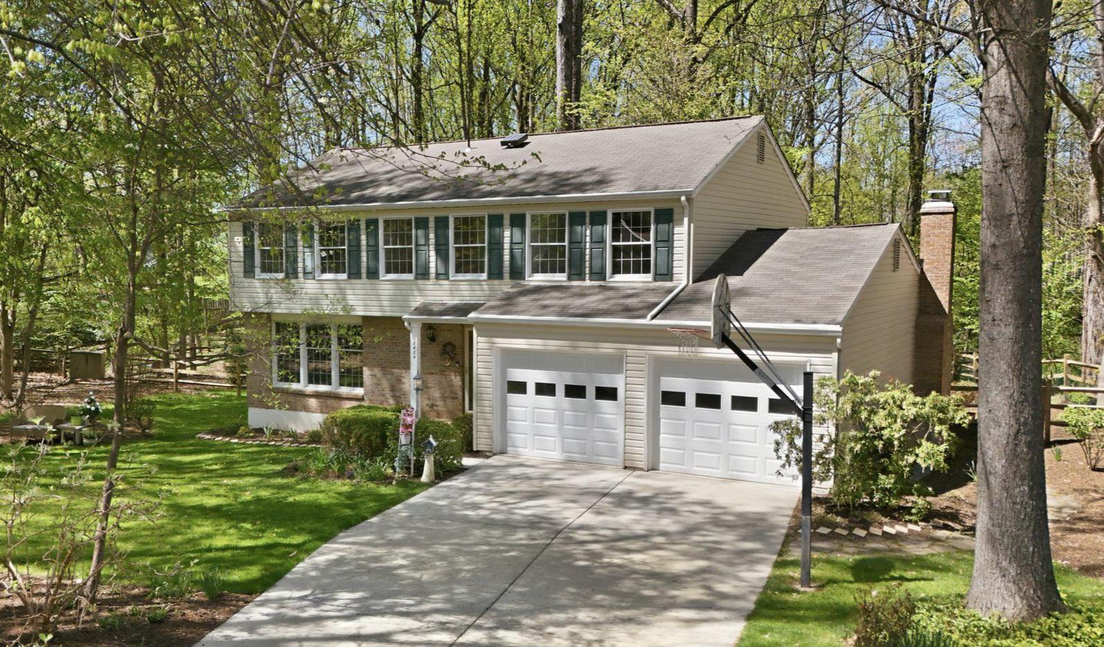 2424 FREETOWN DRIVE