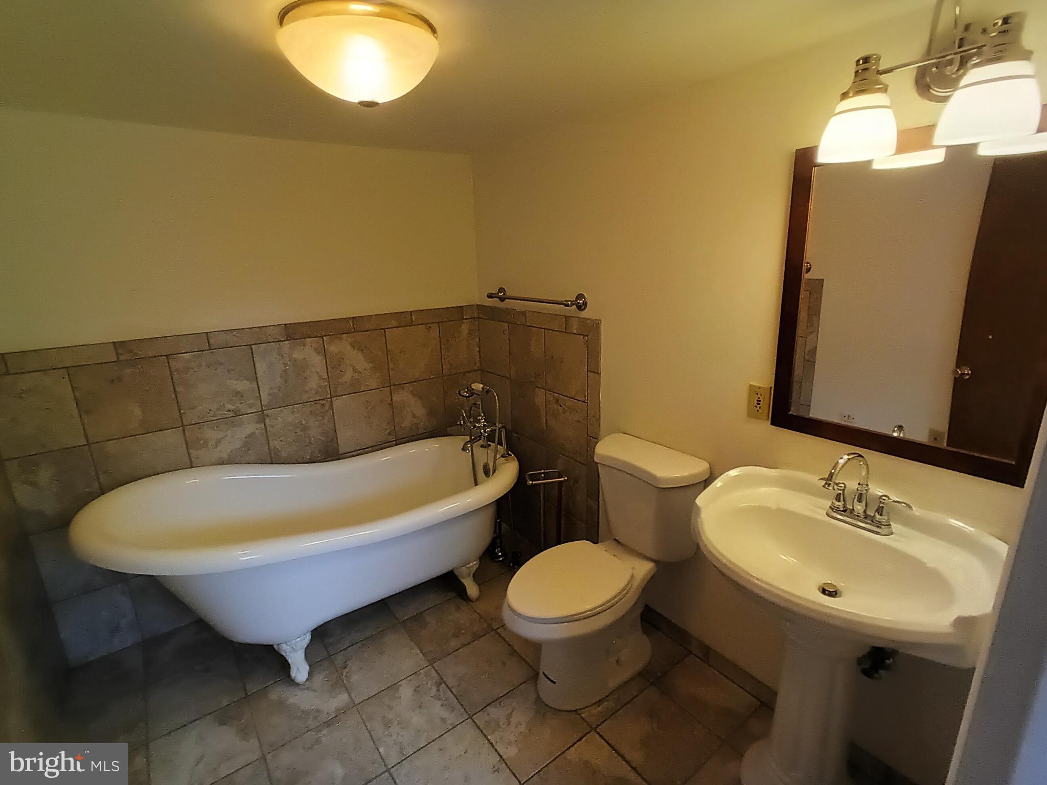 213 OLD WATERFORD ROAD NW