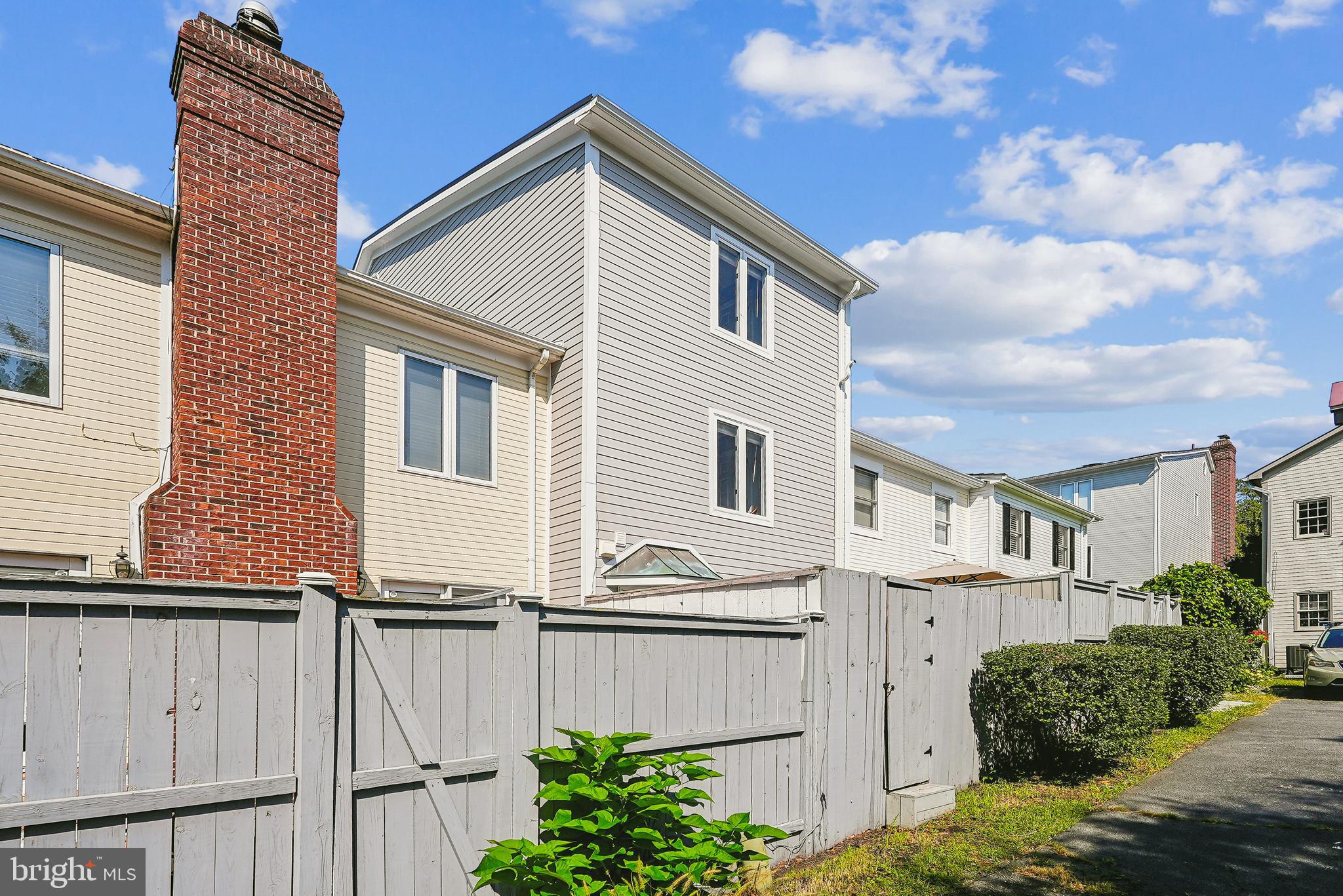 105 CHESTERFIELD PLACE SW