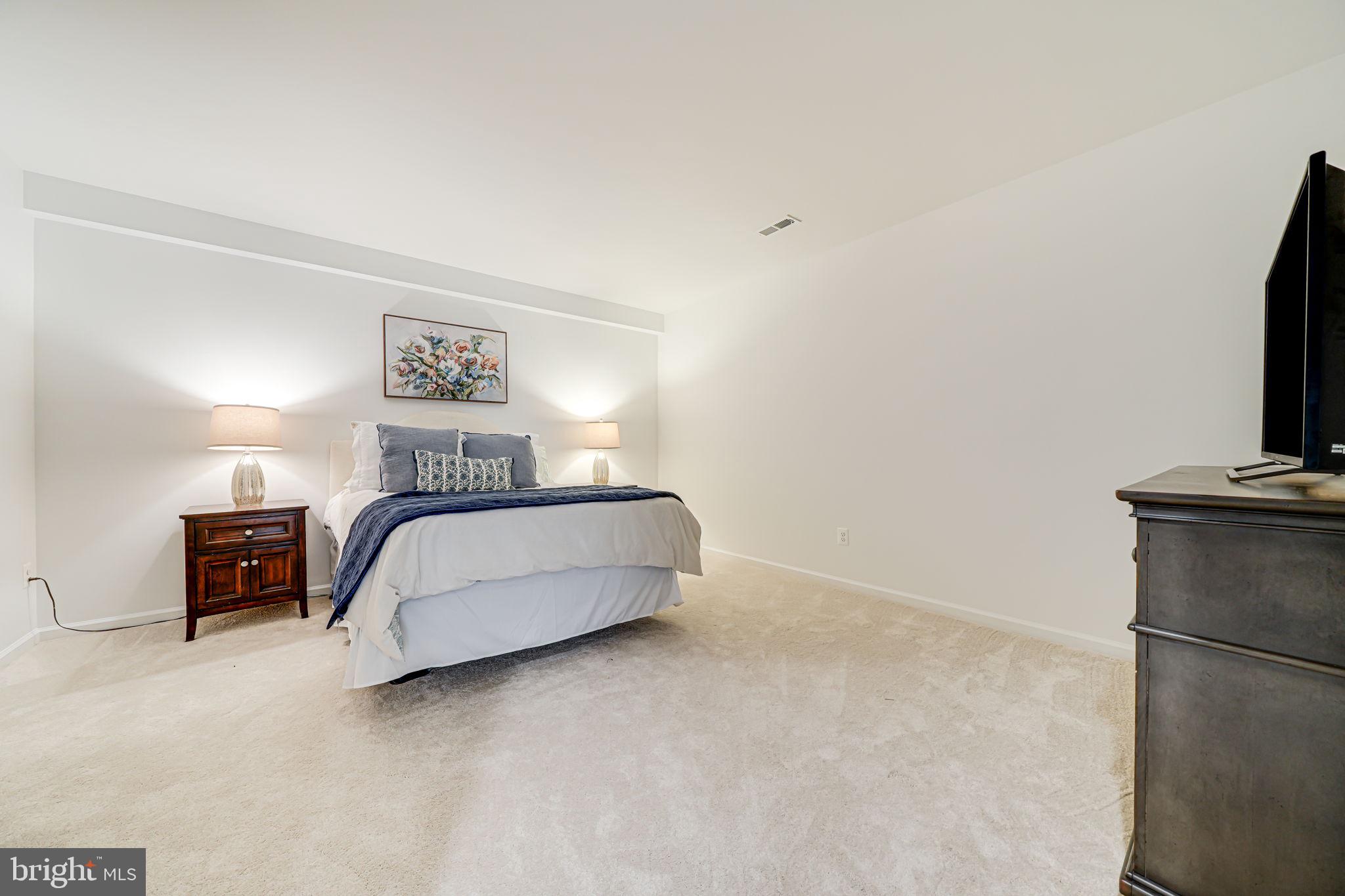 40976 MAPLEHURST DRIVE