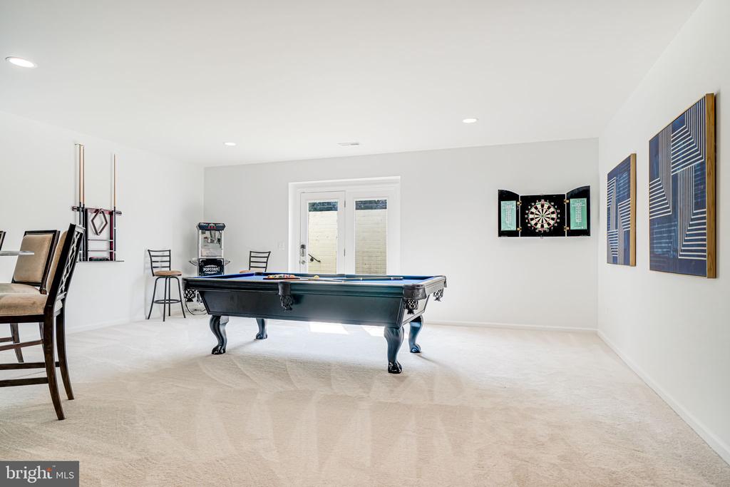 40976 MAPLEHURST DRIVE