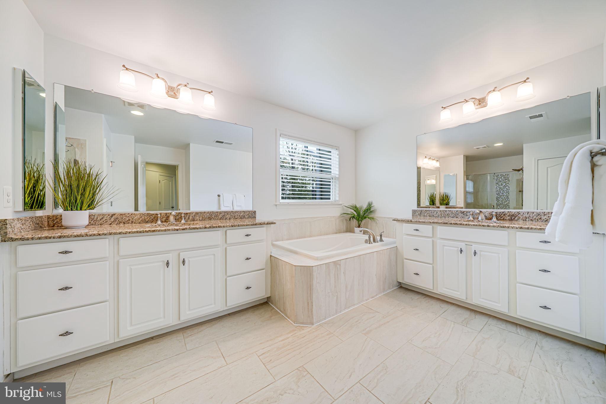 40976 MAPLEHURST DRIVE