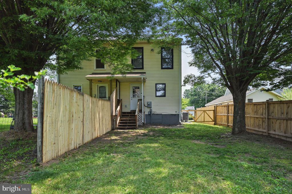 403 S 11TH STREET