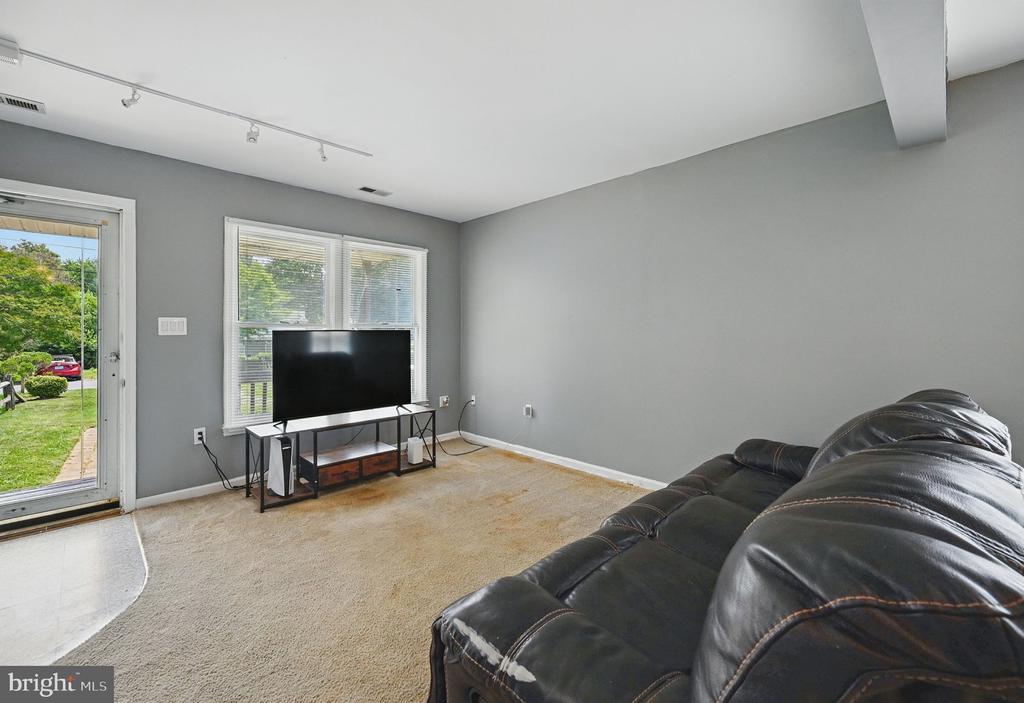 403 S 11TH STREET