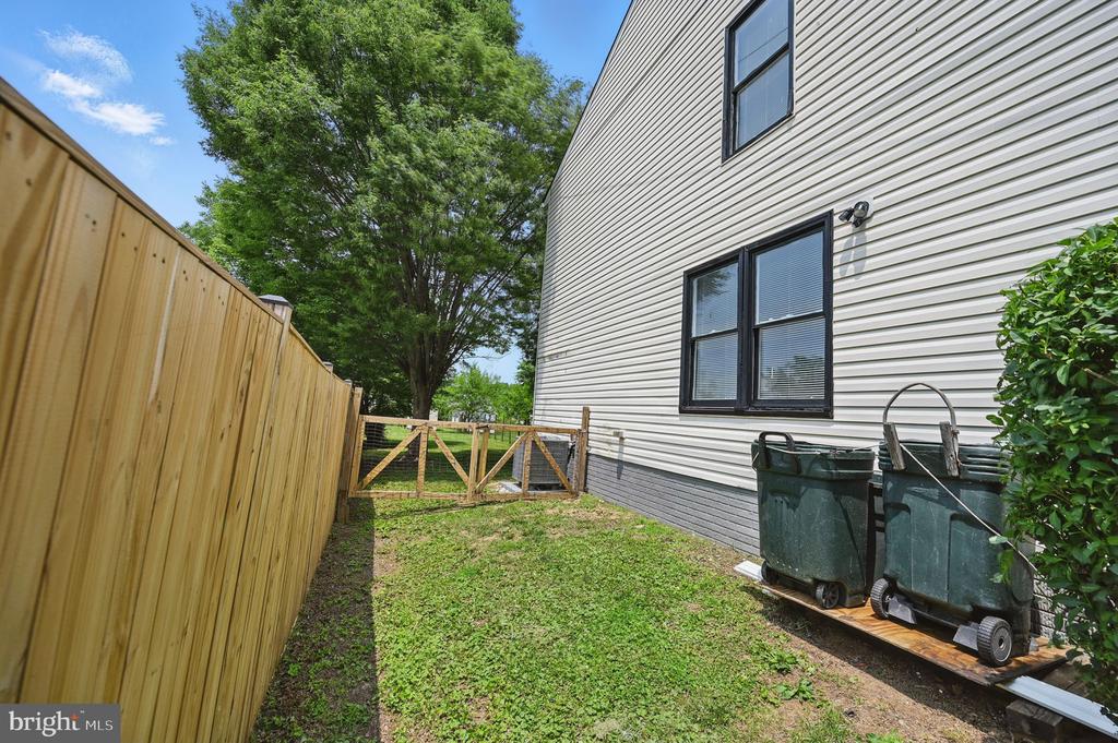 403 S 11TH STREET