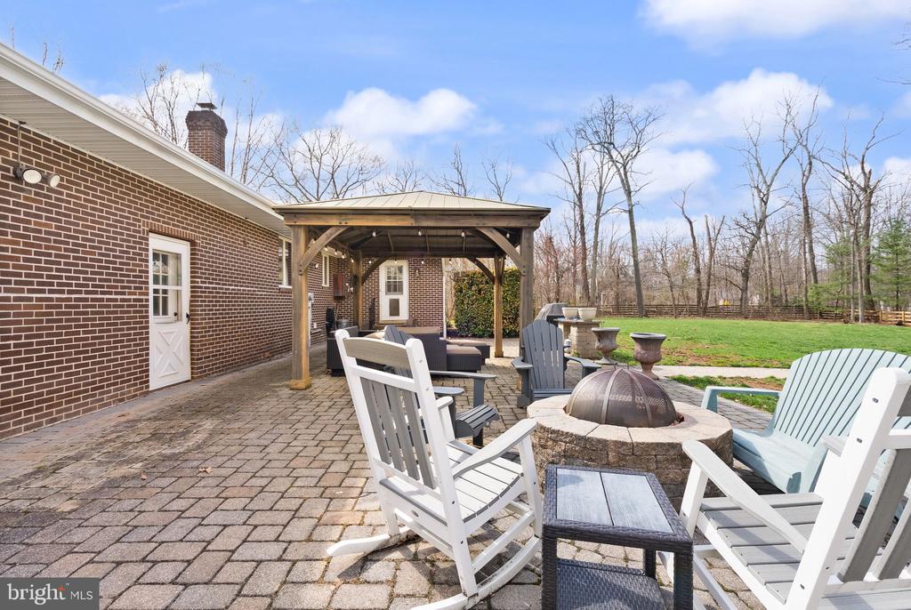 40886 LEWIS COURT
