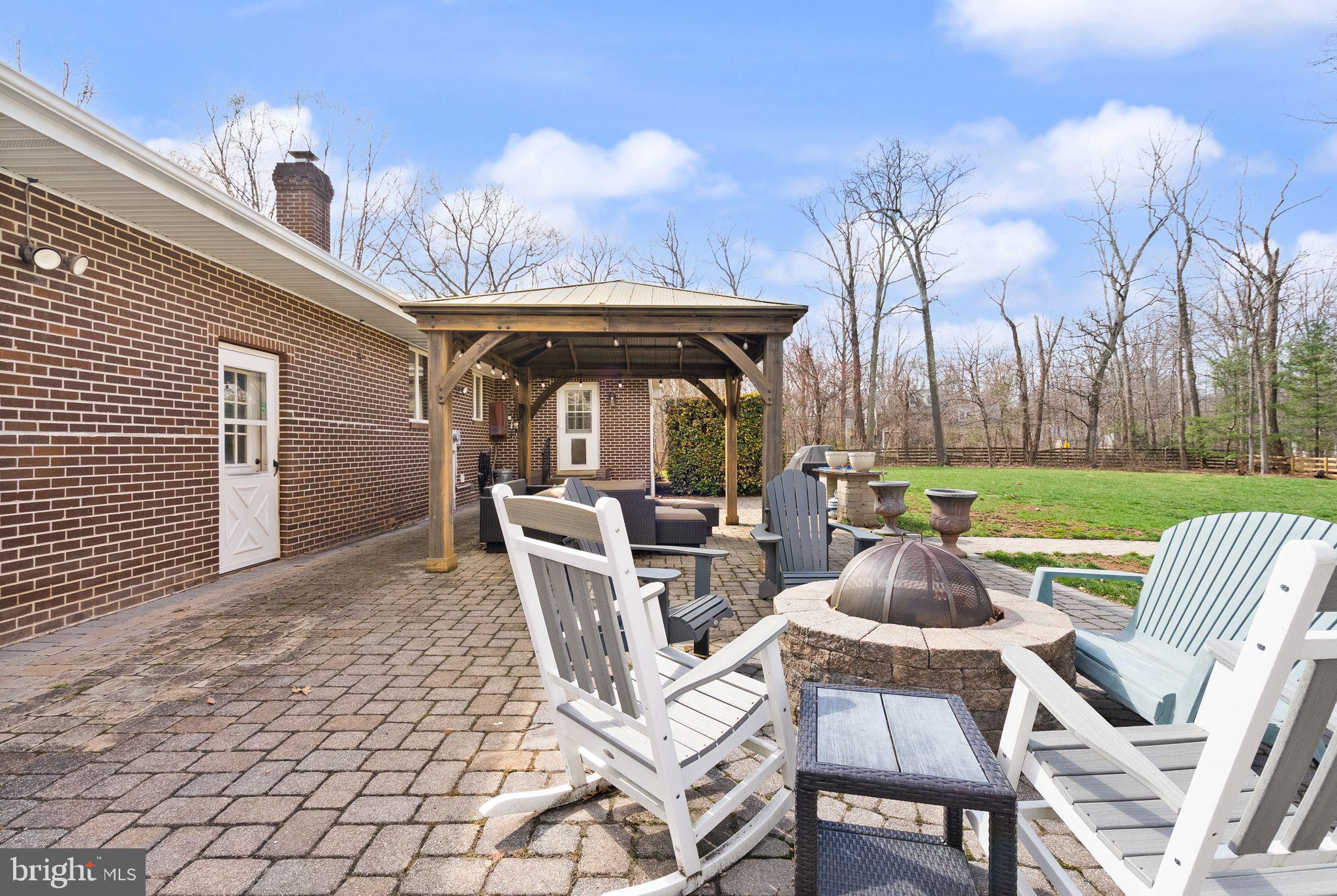 40886 LEWIS COURT