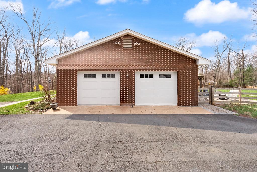 40886 LEWIS COURT