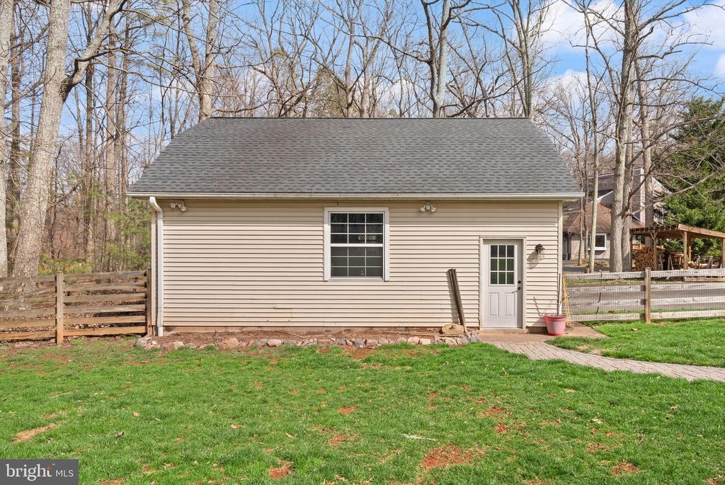 40886 LEWIS COURT