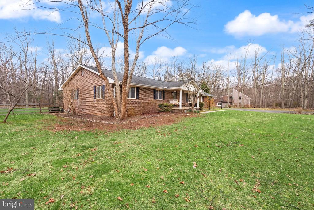 40886 LEWIS COURT