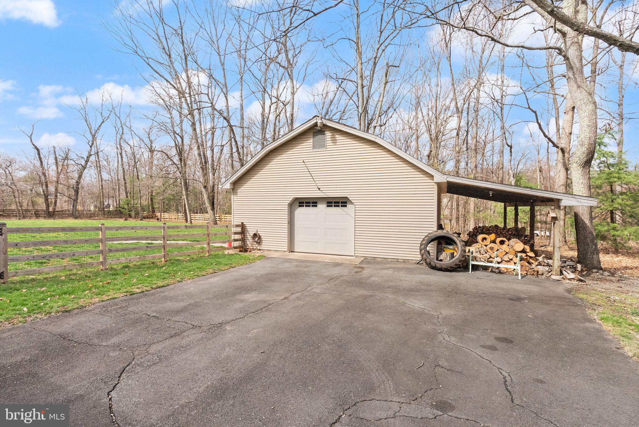 40886 LEWIS COURT
