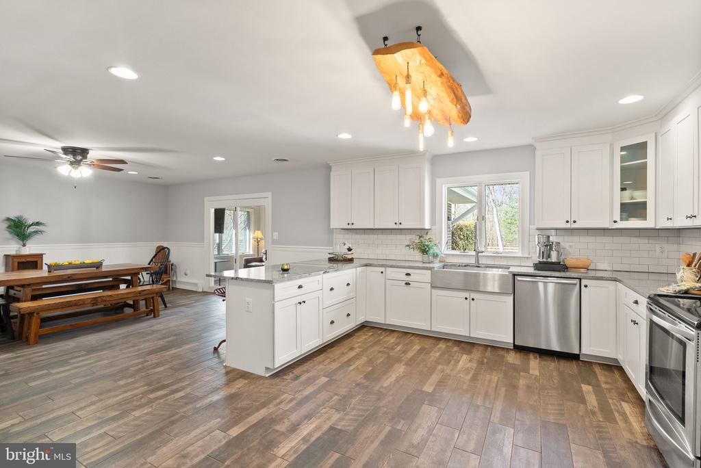 40886 LEWIS COURT