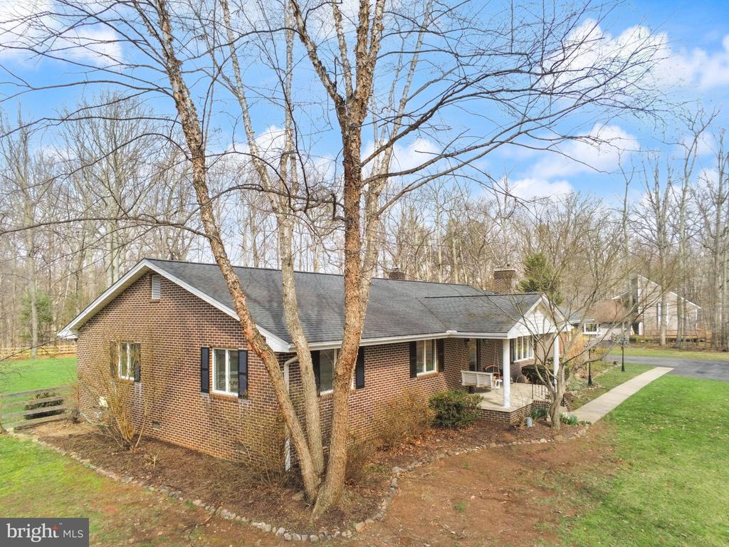 40886 LEWIS COURT