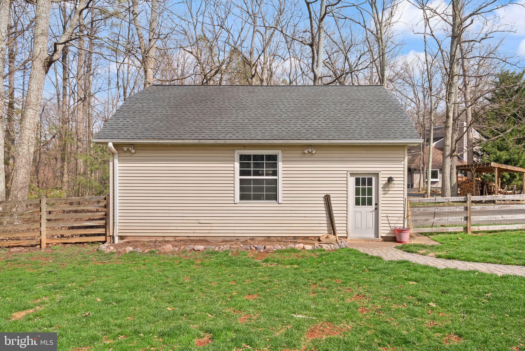 40886 LEWIS COURT