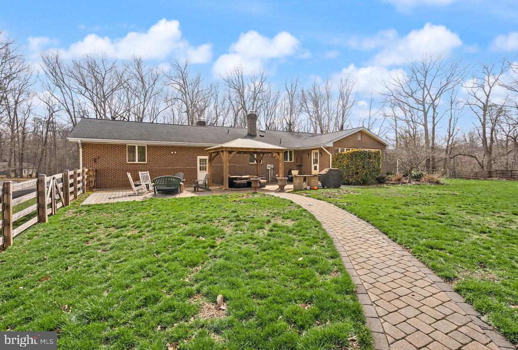 40886 LEWIS COURT