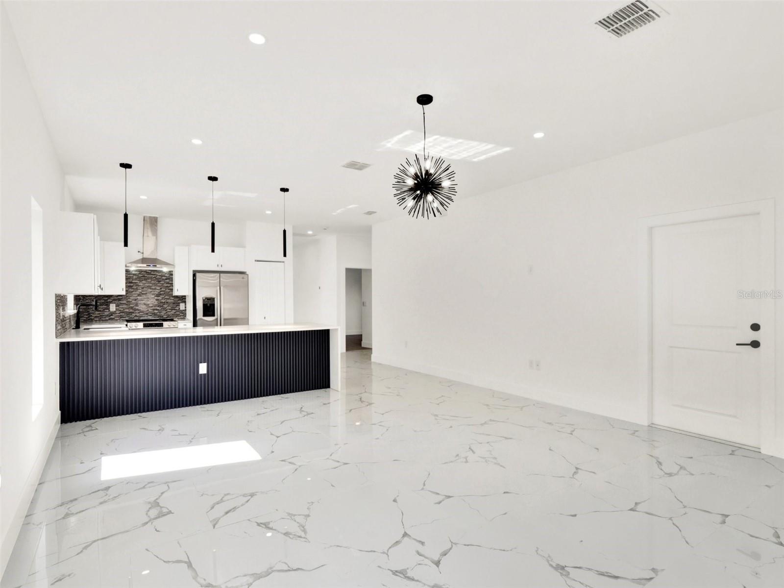 514 ROGER WILLIAMS RD