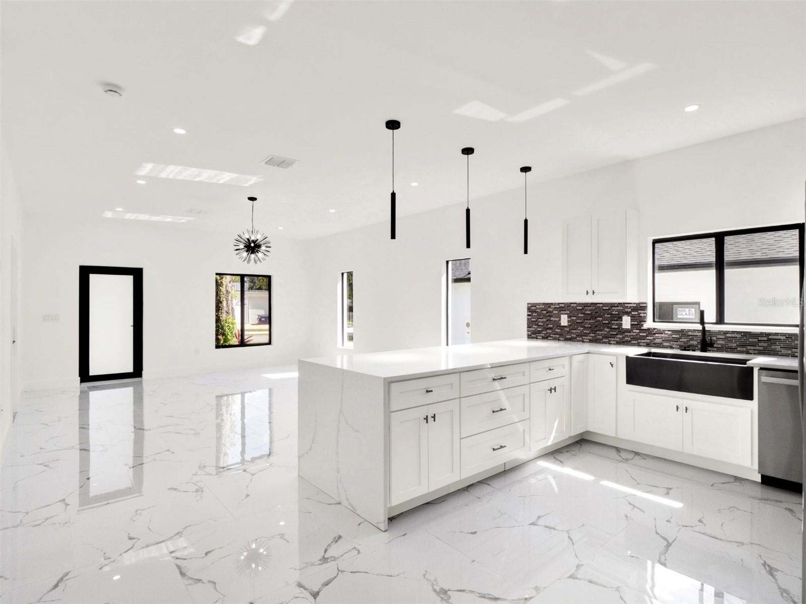 514 ROGER WILLIAMS RD