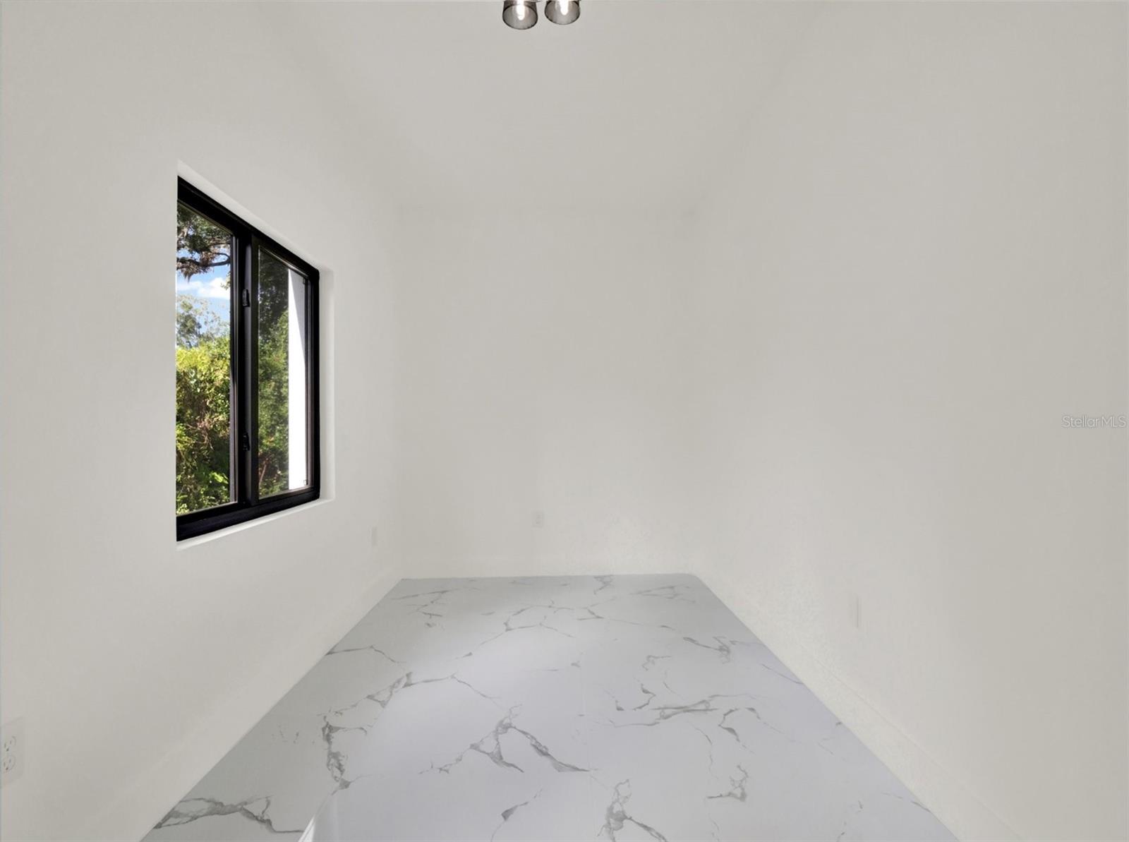 514 ROGER WILLIAMS RD