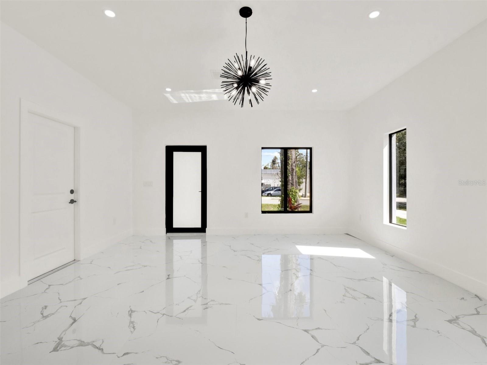 514 ROGER WILLIAMS RD