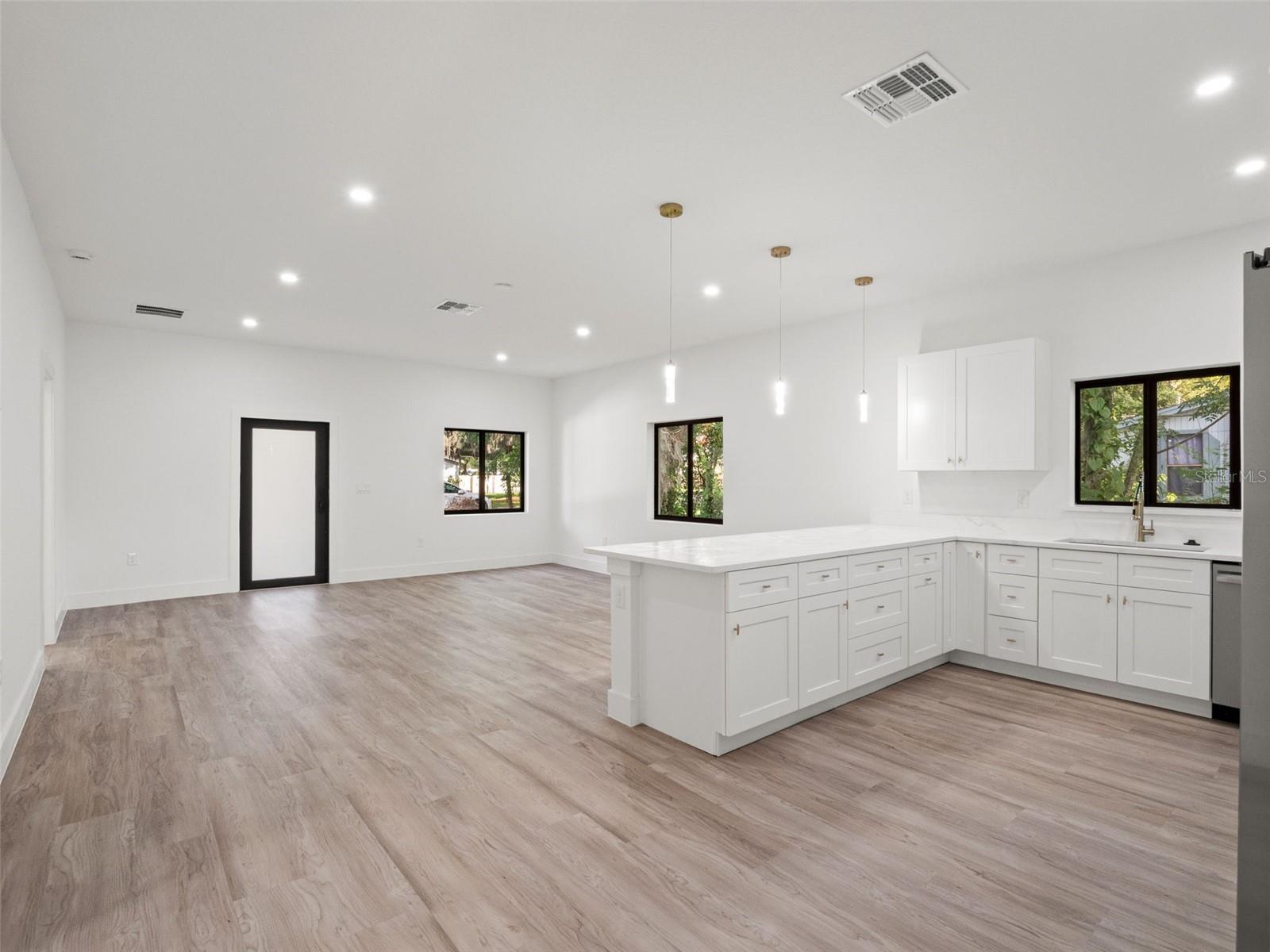 497 OCEAN AVE
