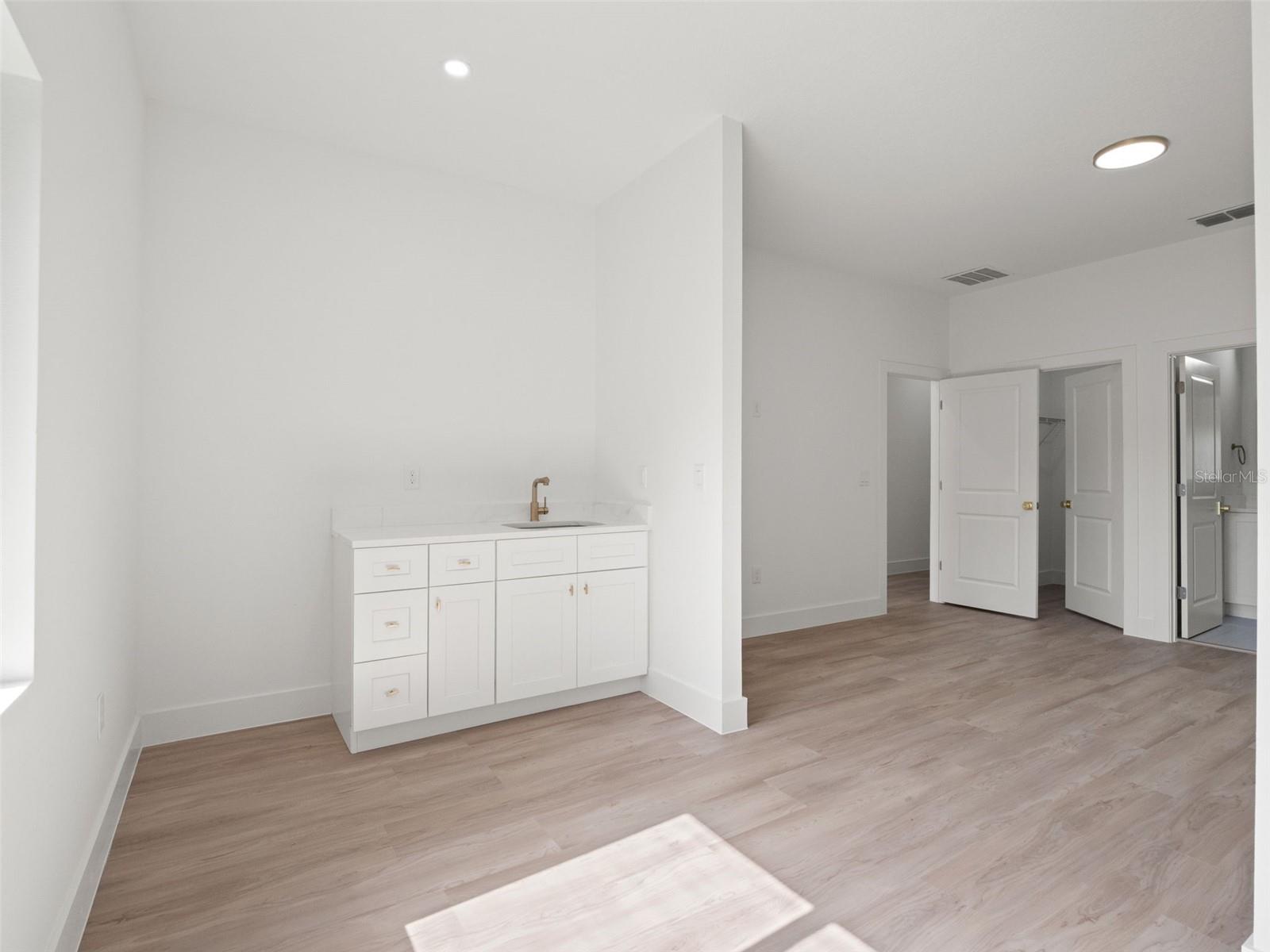 497 OCEAN AVE