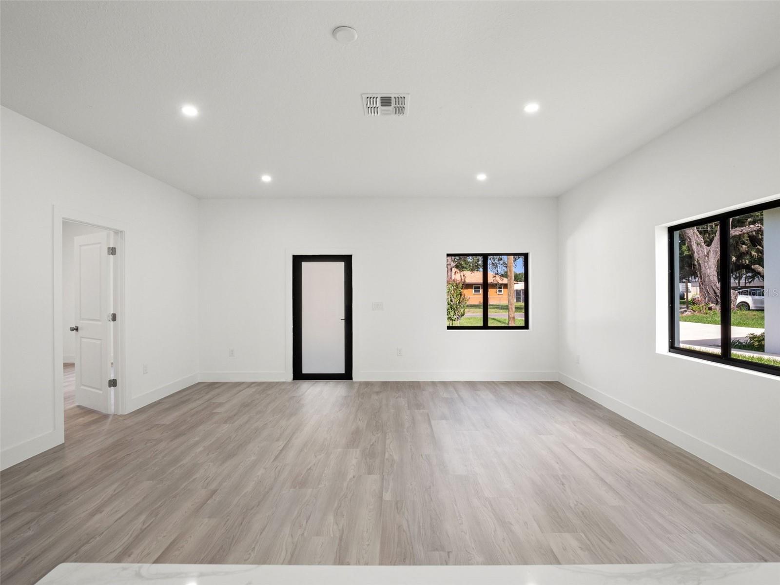 501 OCEAN AVE