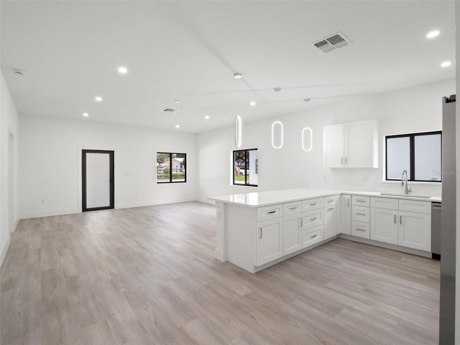 501 OCEAN AVE