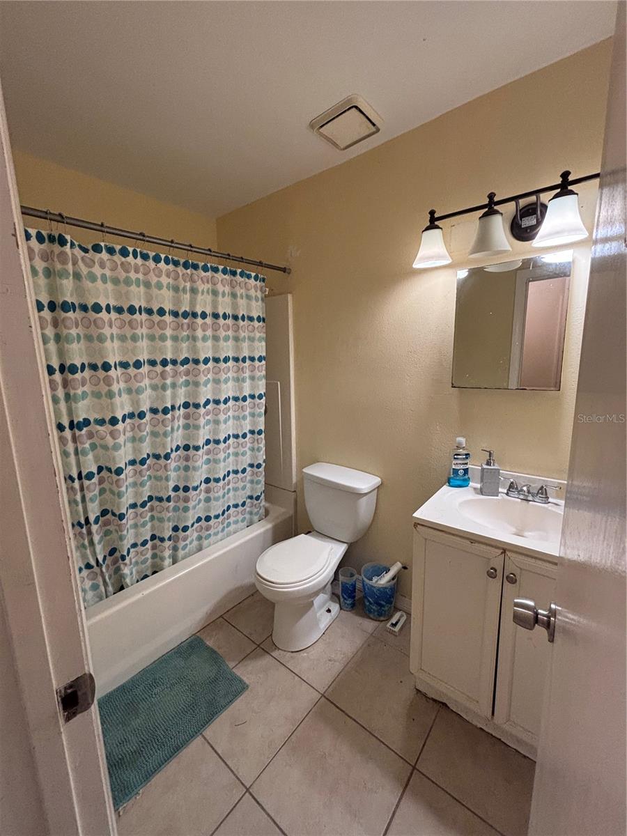 444 LAKE OPAL CT