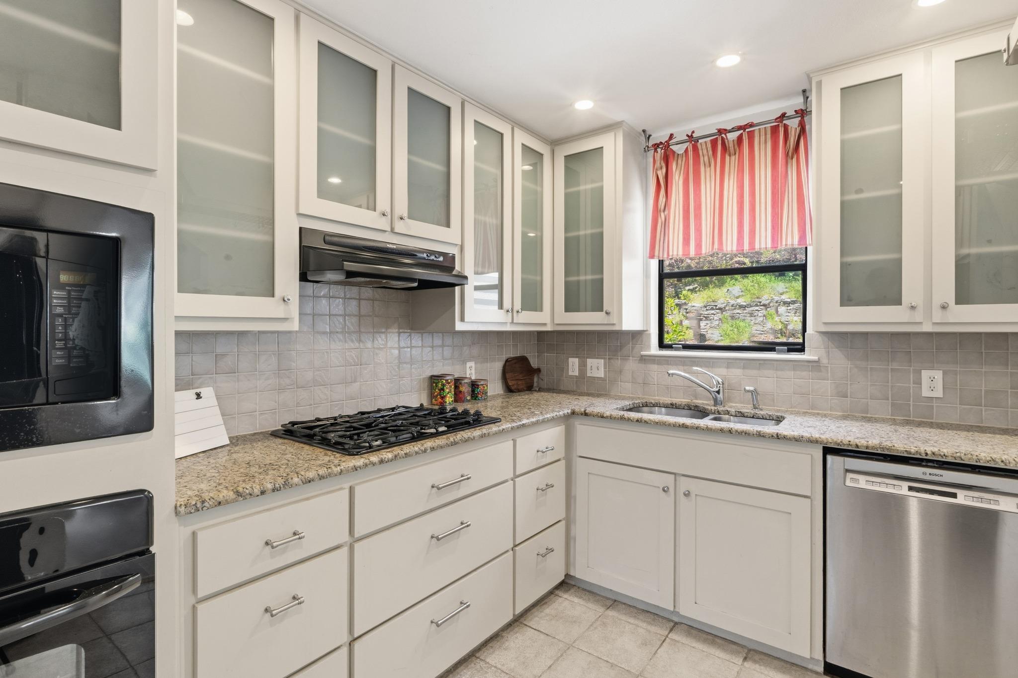 6702 Cat Creek TRL