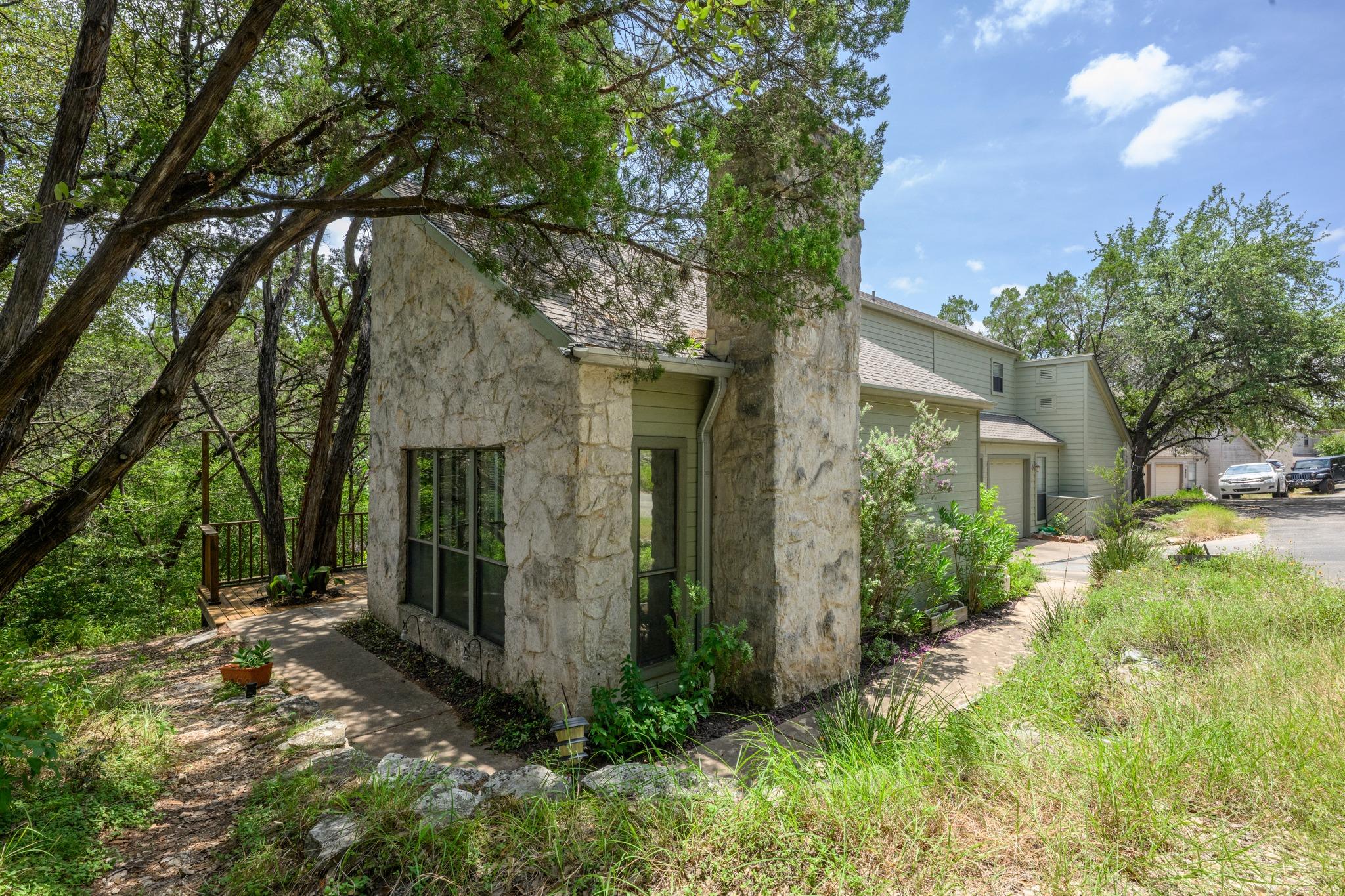 6702 Cat Creek TRL