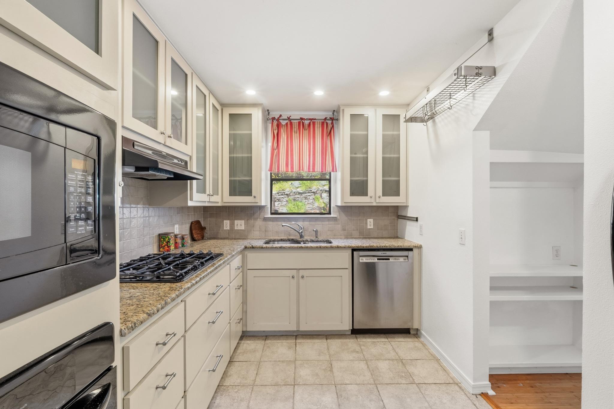 6702 Cat Creek TRL