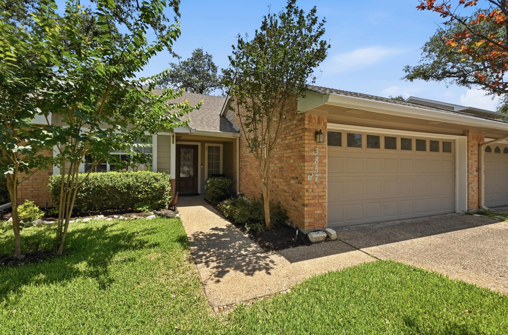 3857 Williamsburg CIR