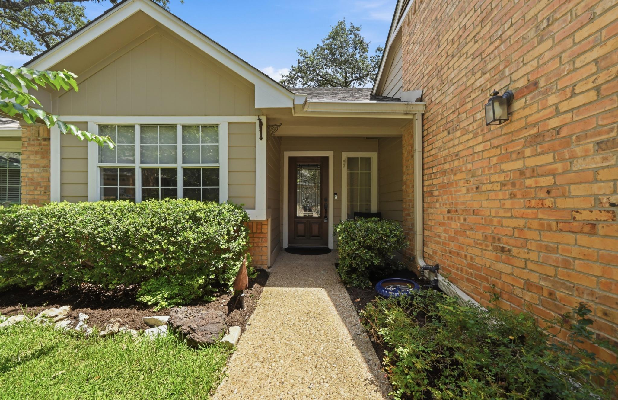 3857 Williamsburg CIR
