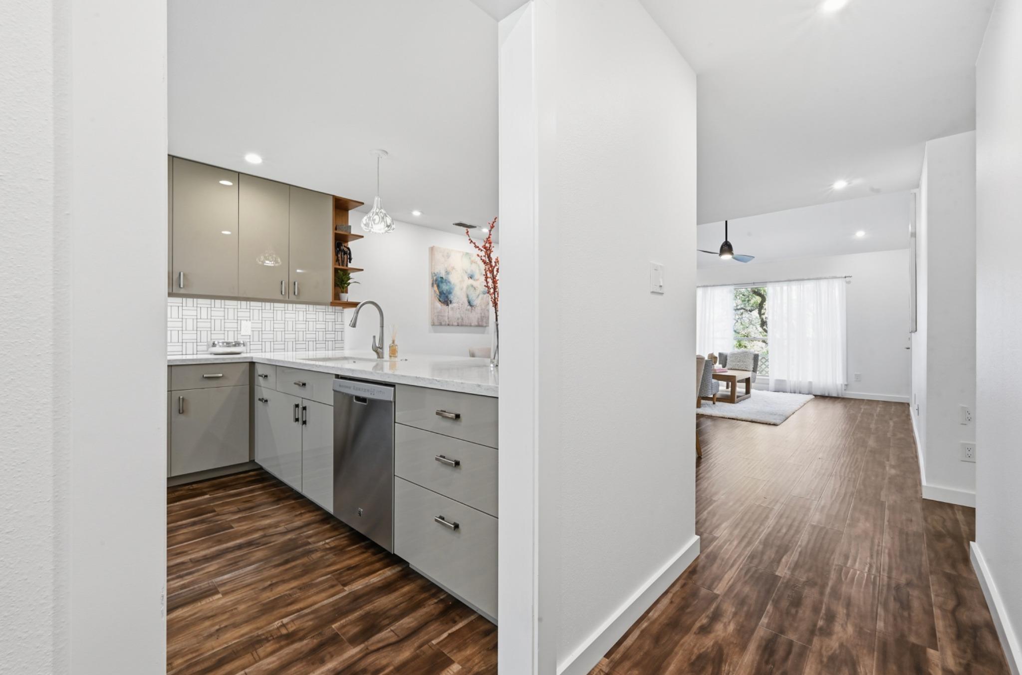 3857 Williamsburg CIR