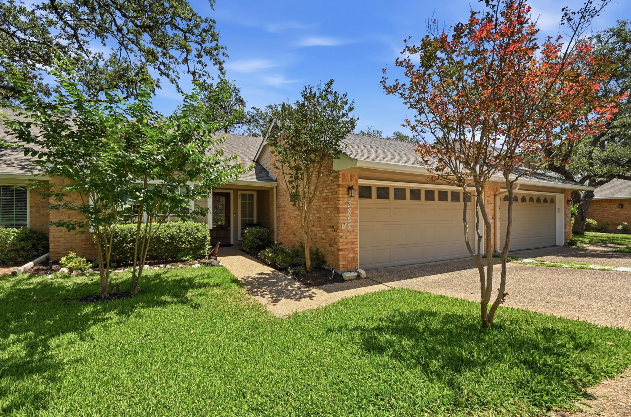 3857 Williamsburg CIR